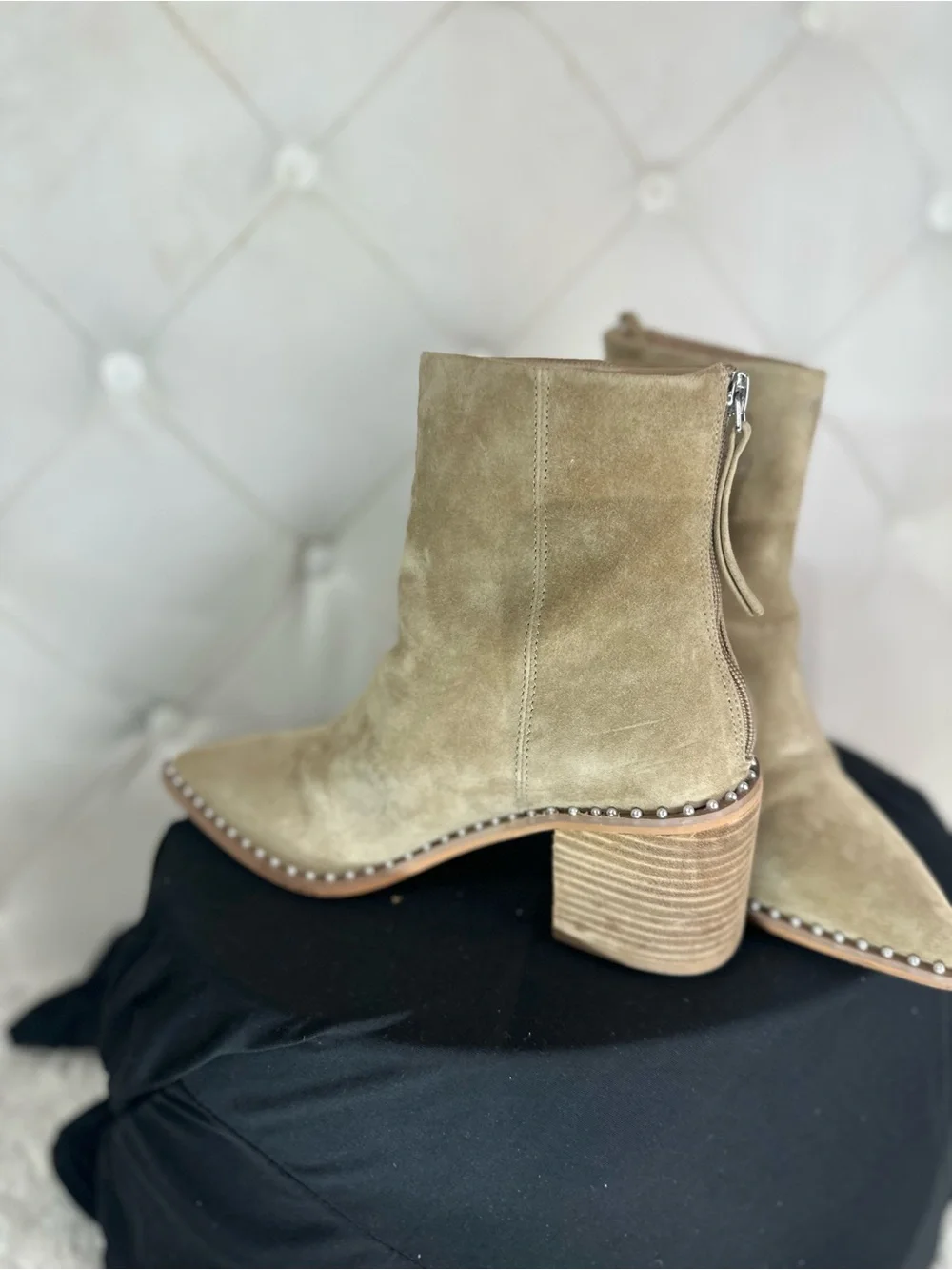 Steve Madden stylish light